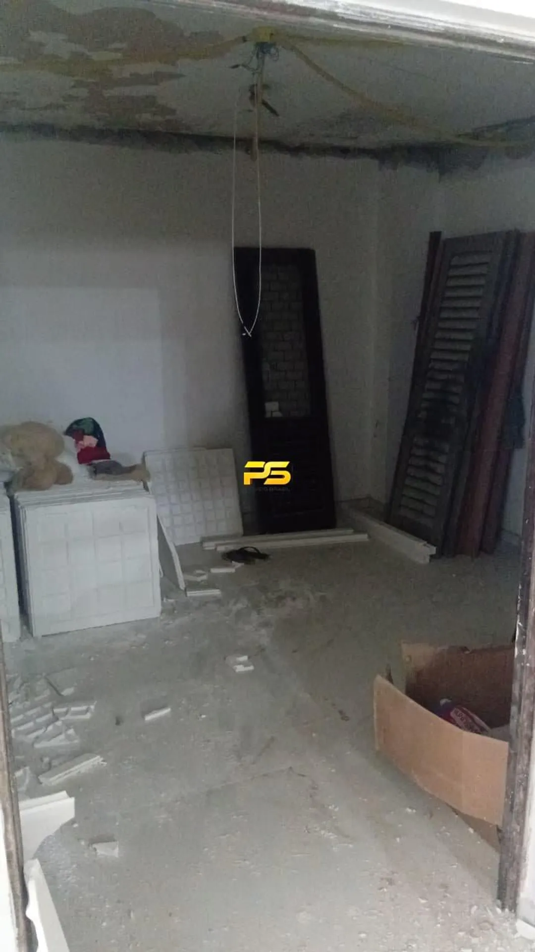 350 m² house with 7 bedrooms needing renovation — photo 14