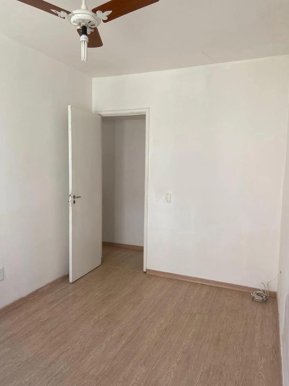 Unfurnished 2-bedroom apartment with a separate kitchen — photo 18
