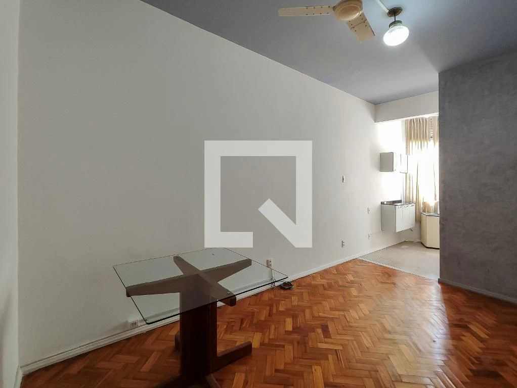 1-bedroom apartment with a gas stove kitchenette — photo 7