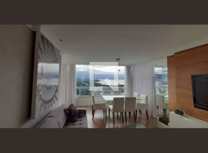 Furnished apartment with enclosed balcony and 176 m² — photo 7