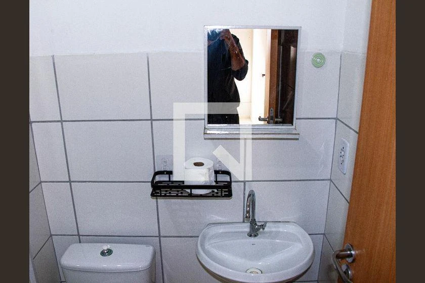 Apartamento sem mobília com 2 banheiros e box de vidro — photo 6