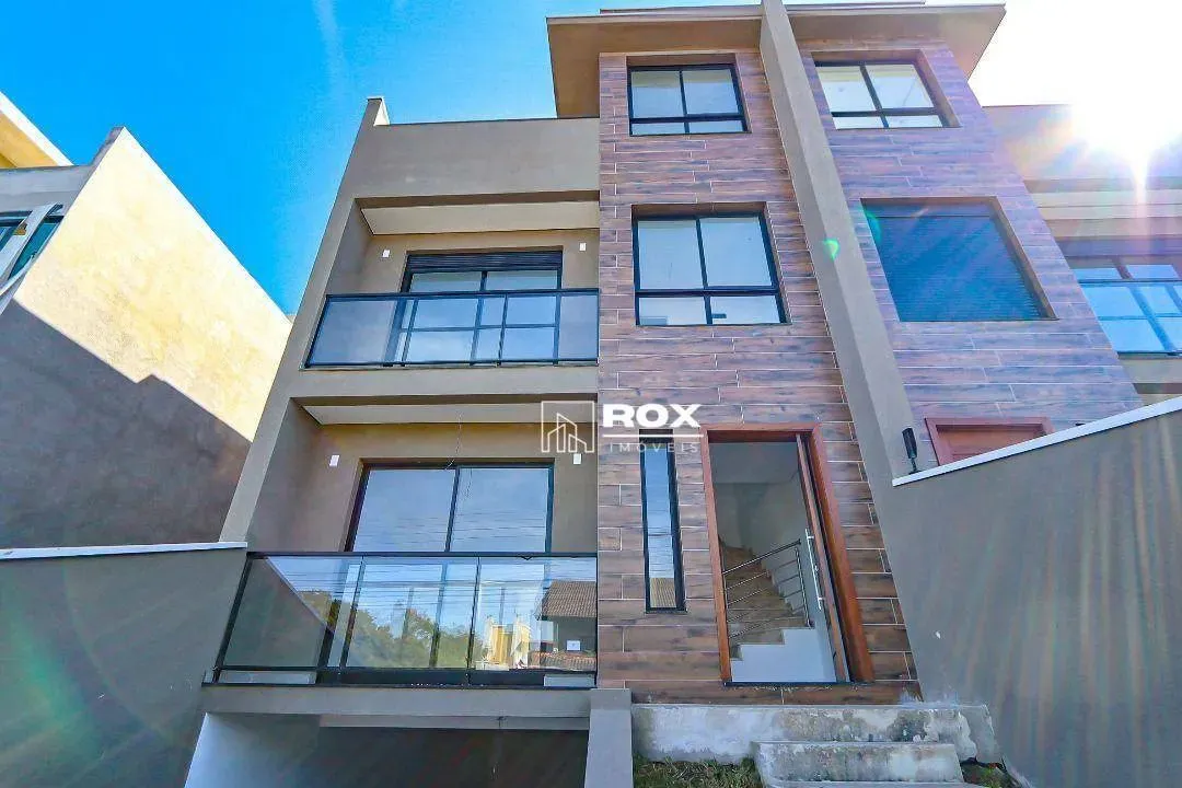 House with 3 en-suite bedrooms and private BBQ