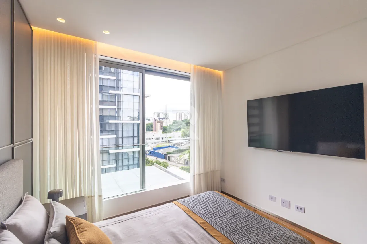 Apartment with 3 en-suite bedrooms and open kitchen — photo 28