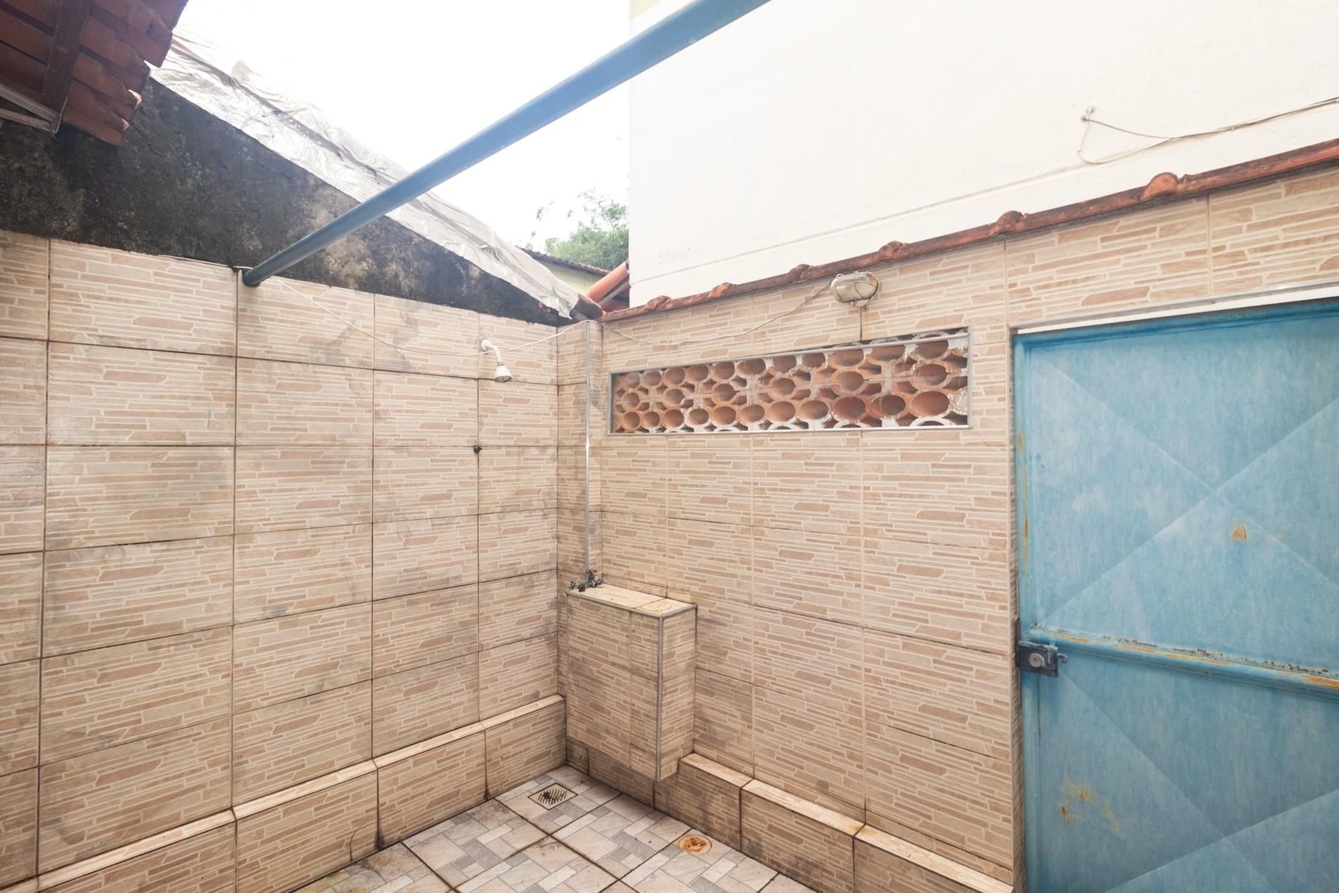 Furnished house with 2 bedrooms and 1 bathroom — photo 35