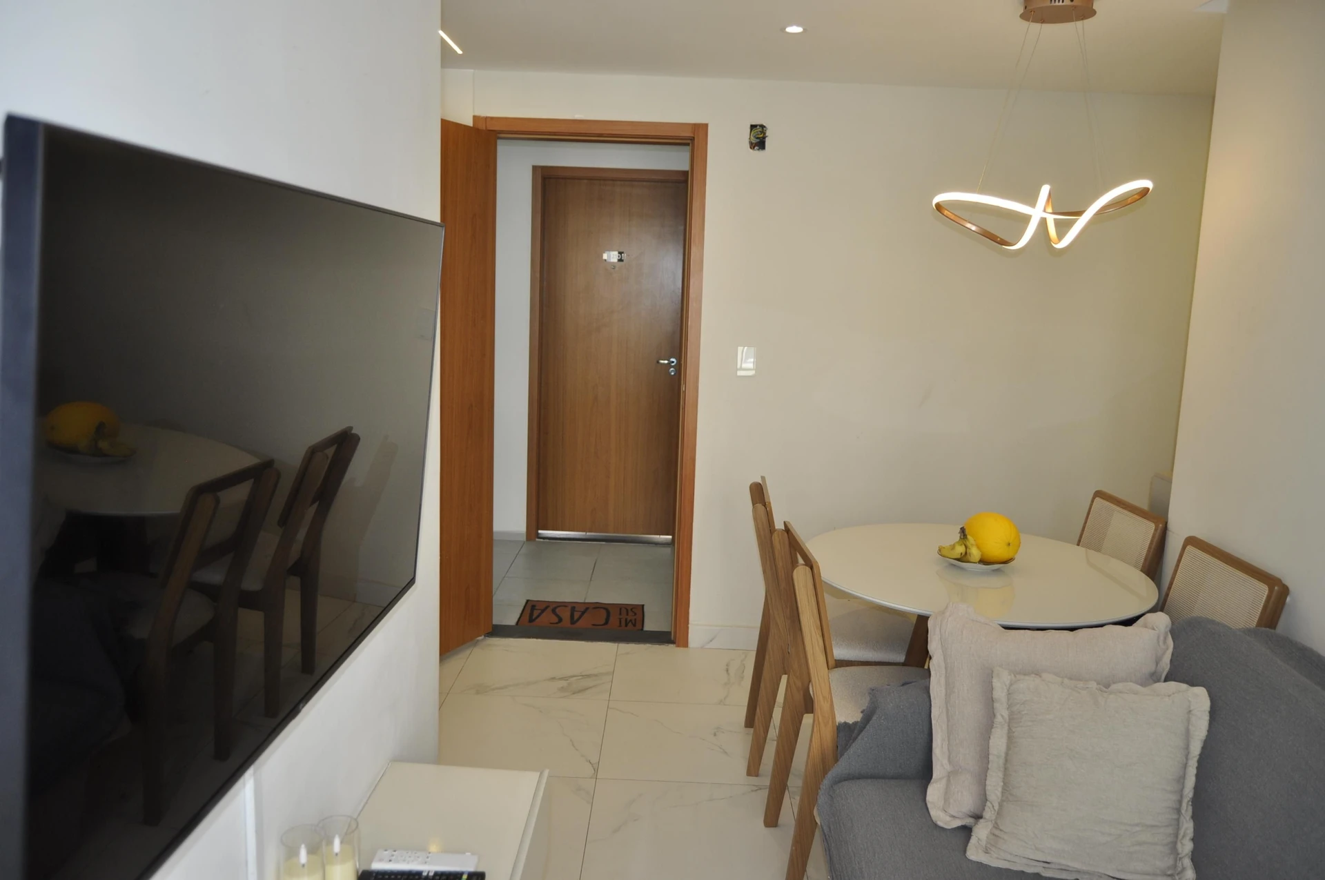 Furnished apartment, 37 m², with a mountain view — photo 2