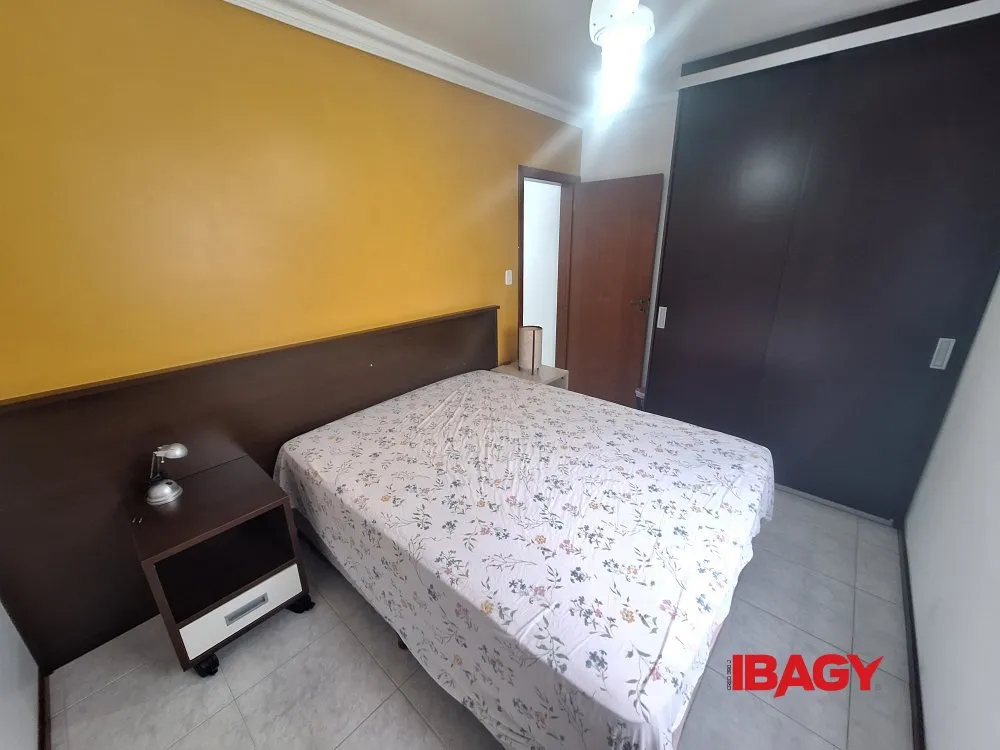 Furnished apartment with 3 bedrooms and 3 bathrooms — photo 25