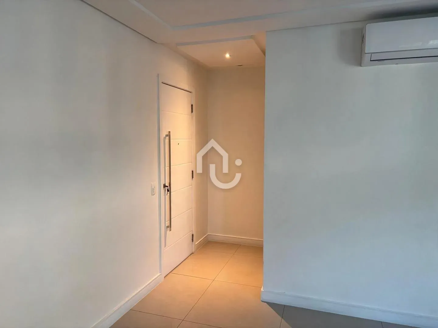 Top-floor apartment with 5 bedrooms and balcony grill — photo 14