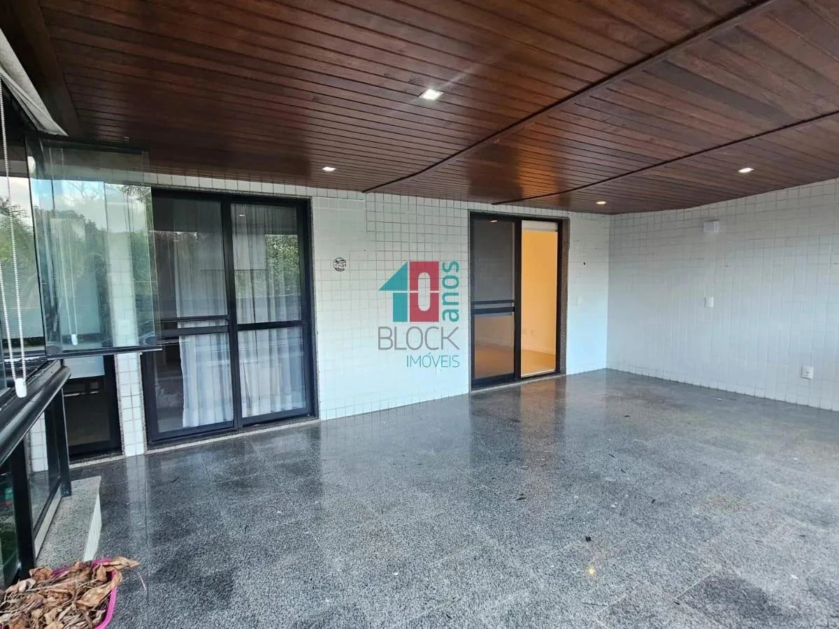 101 m² apartment with 3 bedrooms and a glass balcony — photo 19