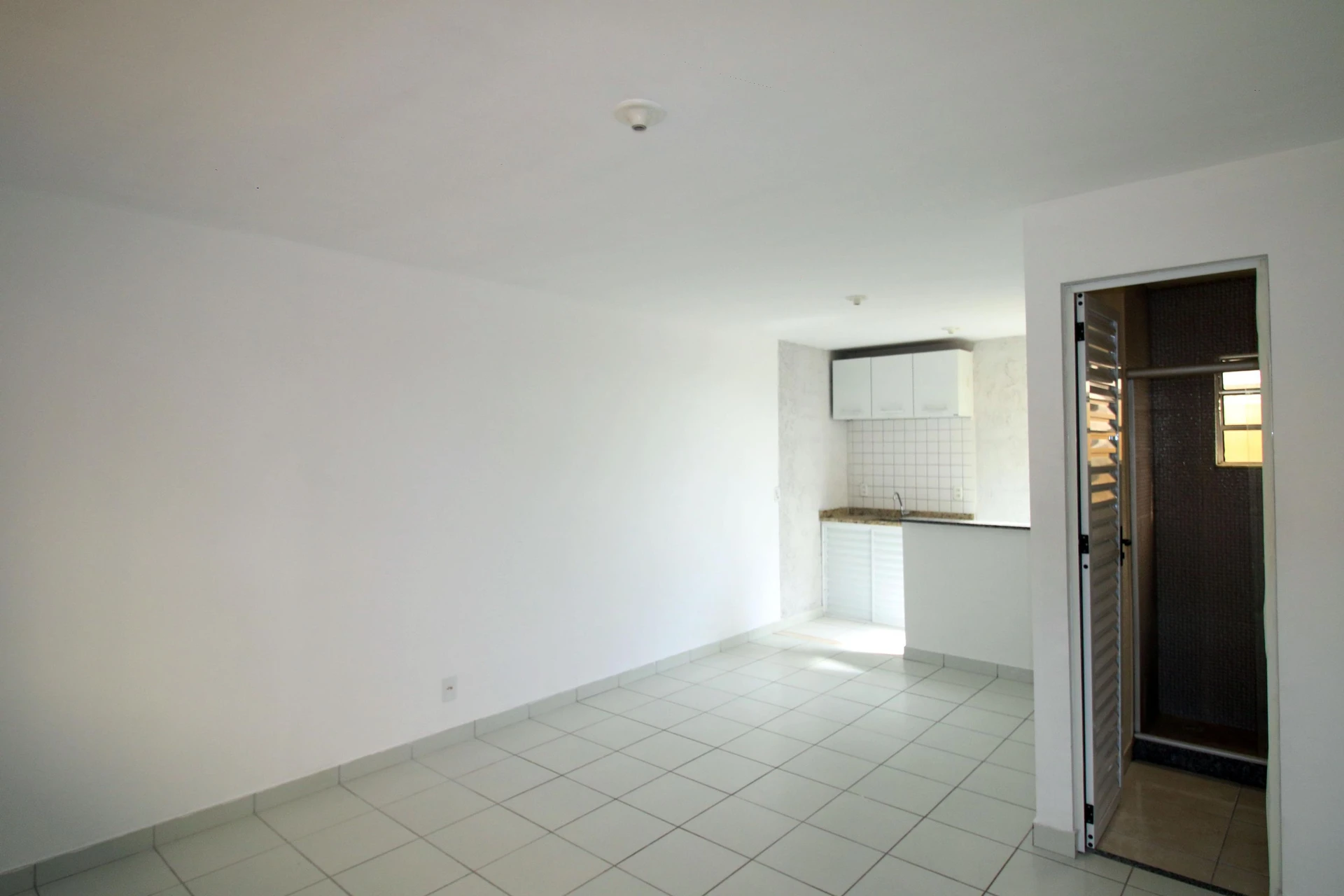 Kitnet sin amueblar con 1 dormitorio y 1 baño total