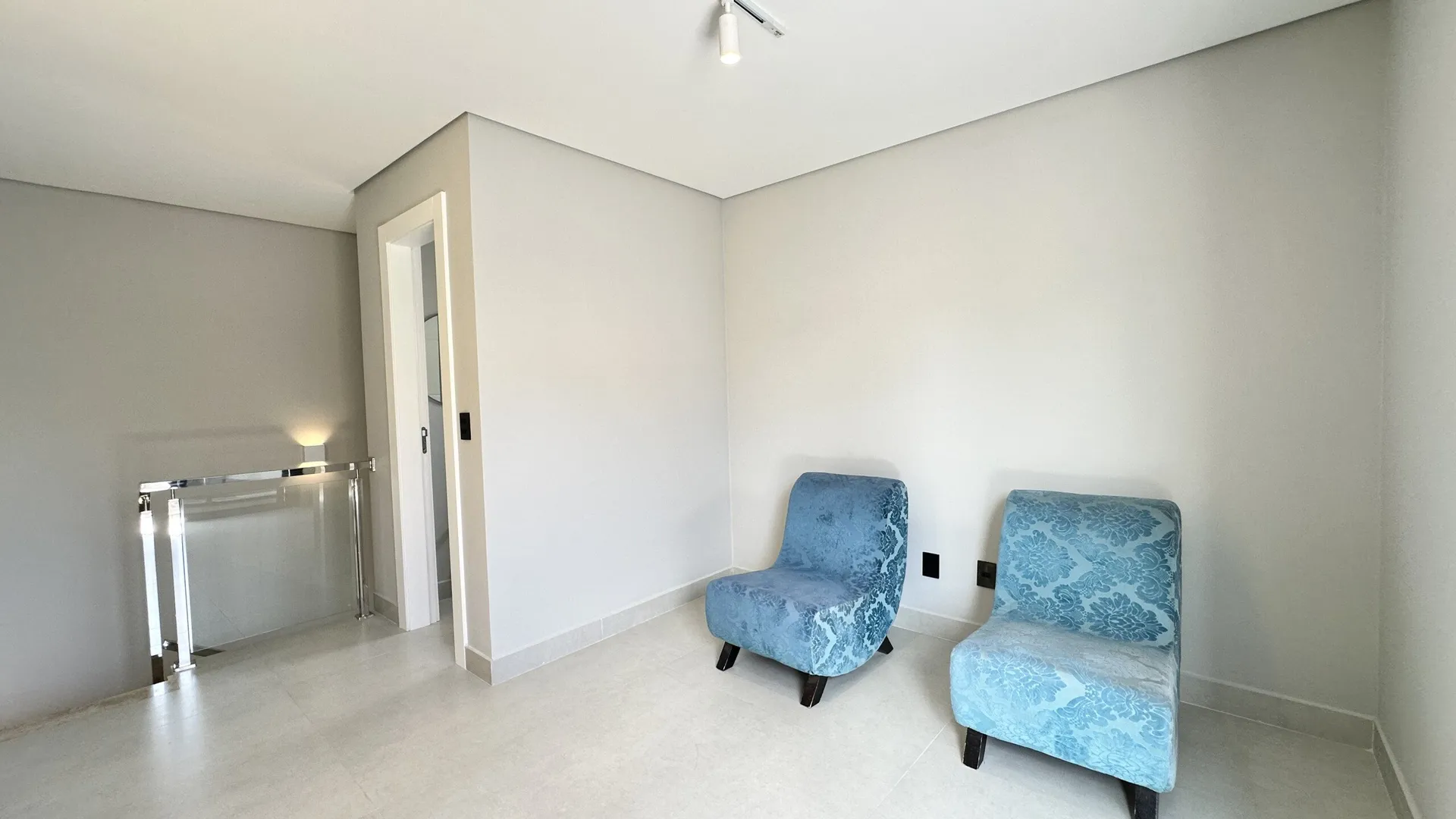 Furnished house with 3 bedrooms and 4 bathrooms — photo 32