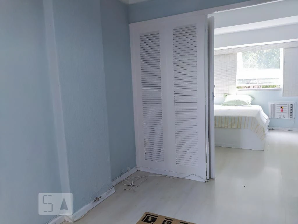 Furnished 1-bedroom apartment with 1 bathroom — photo 10