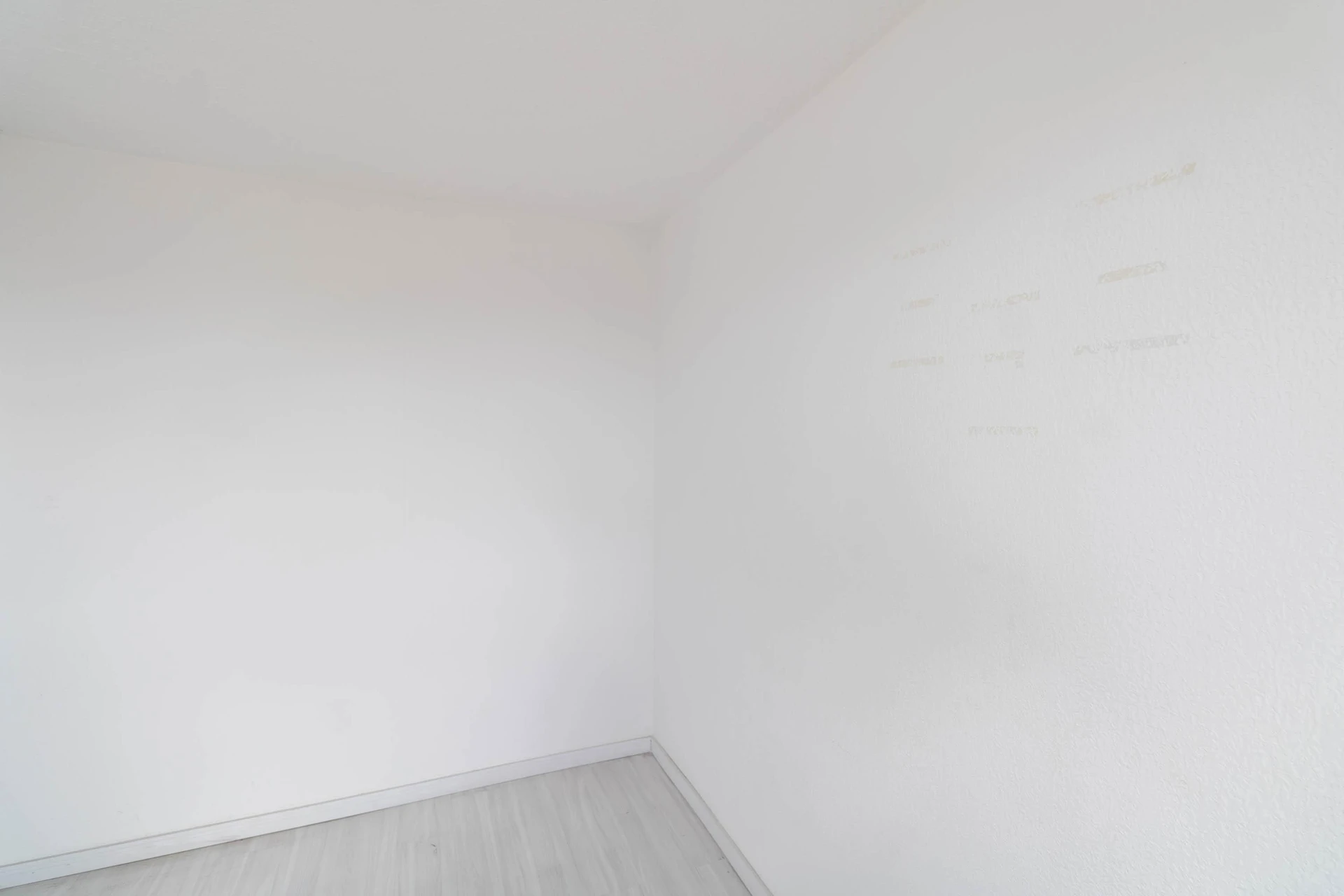 2-bedroom apartment with 1 bathroom, no parking — photo 38