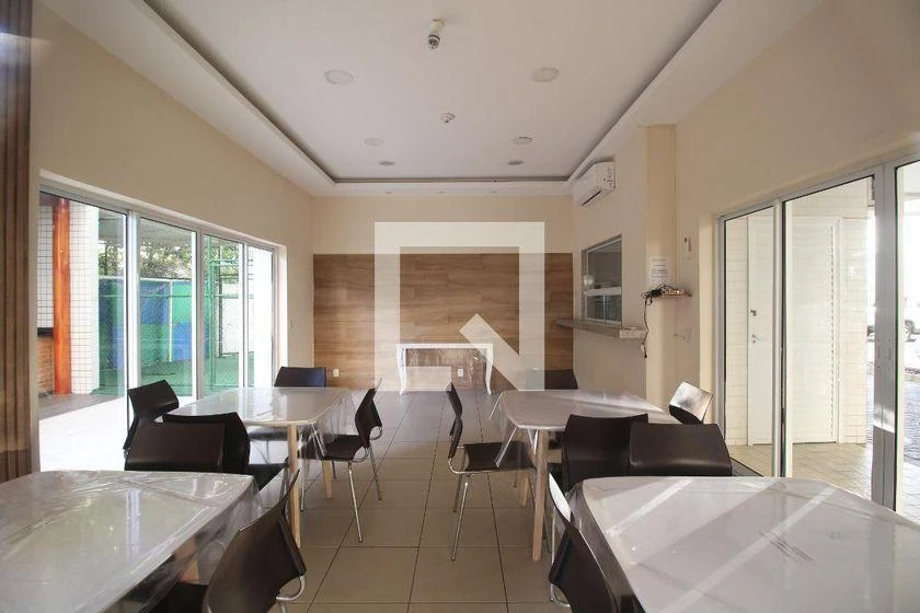 Apartamento amueblado de 3 dormitorios con balcón acristalado — photo 33