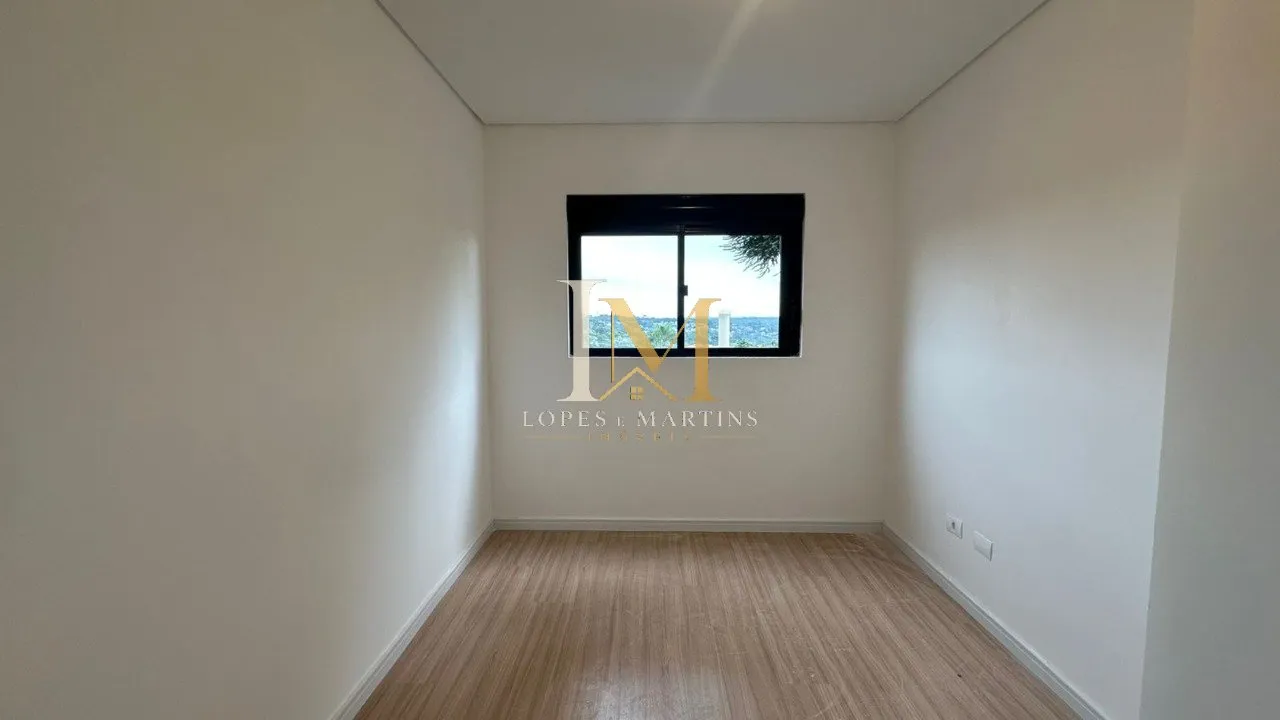 House with 3 bedrooms and a balcony — photo 27