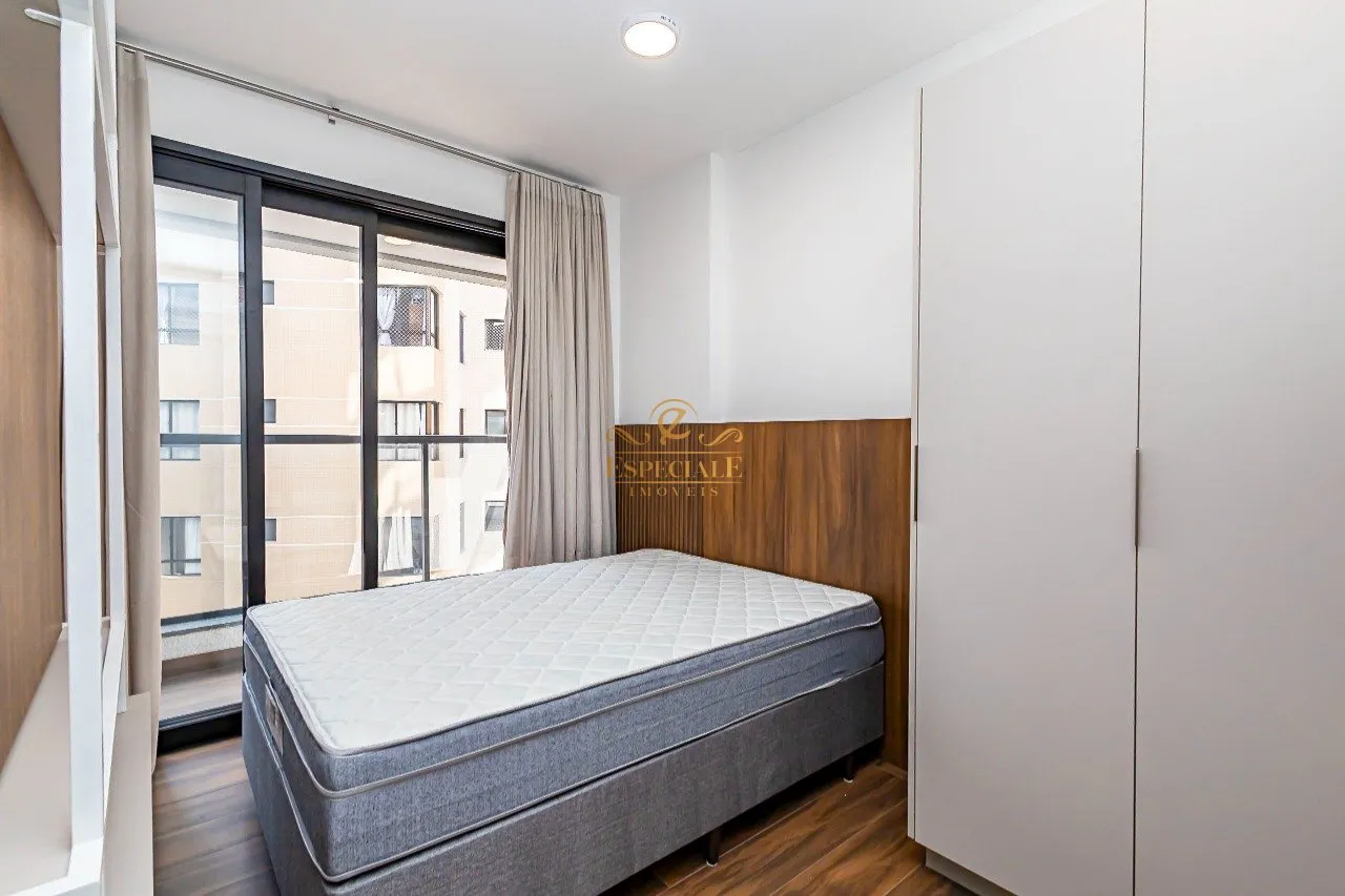 1-bedroom apartment with 35 m² and wood flooring — photo 12