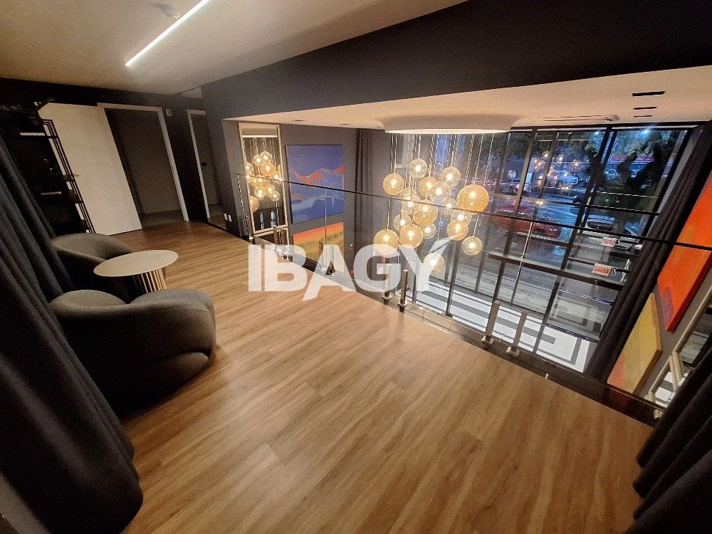 30 m² apartment with 1 bedroom and tall windows — photo 17