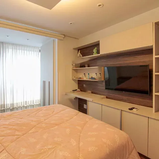 Furnished apartment, 105 m², with a glass-enclosed balcony — photo 6