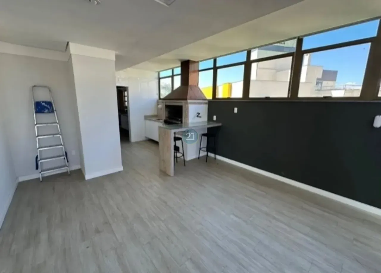 Furnished 3-bedroom penthouse with 485 m² — photo 4