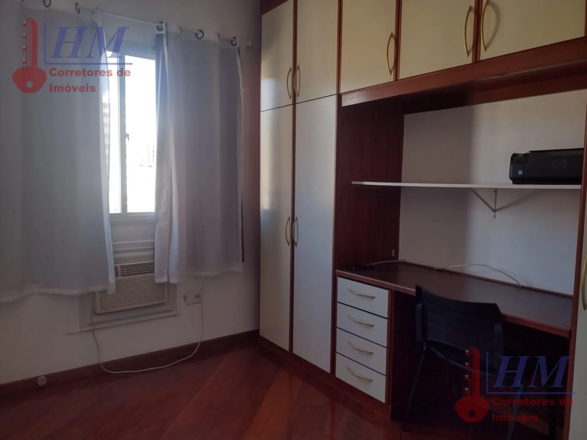 Furnished apartment, 67 m², with a glass-enclosed balcony — photo 24