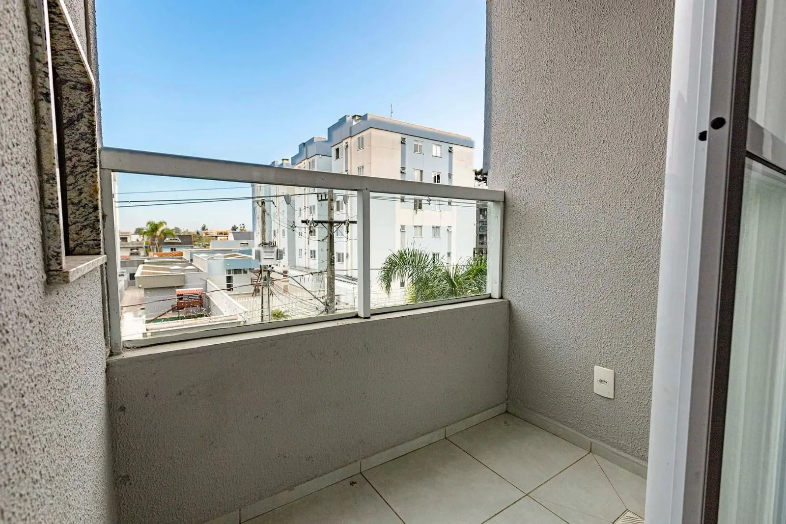 2-bedroom apartment in a building with a coworking space — photo 10