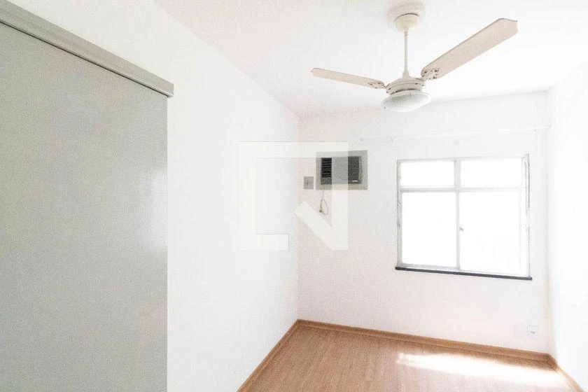 Wood or laminate floors in a 2-bedroom apartment, 50 m² — photo 26