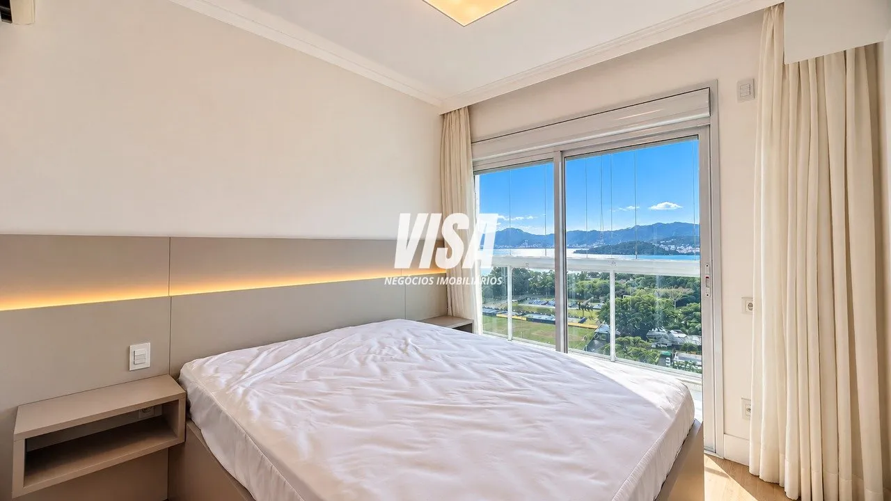 Apartment on the 17th floor with floor-to-ceiling windows — photo 4