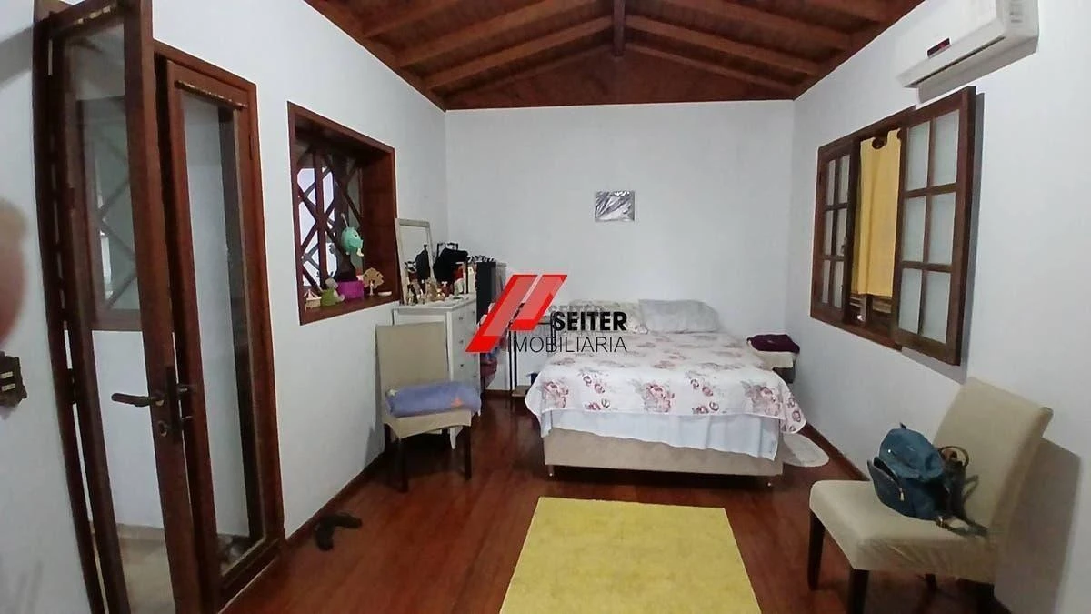 4-bedroom house with a home office in Florianópolis — photo 32