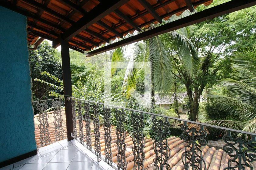 House, 700 m², with a bathtub