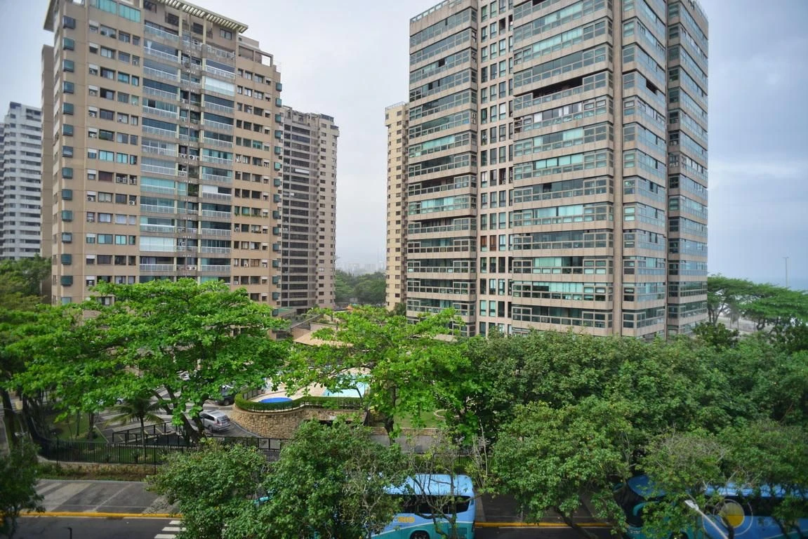 Furnished apartment, 66 m², with floor-to-ceiling windows — photo 32