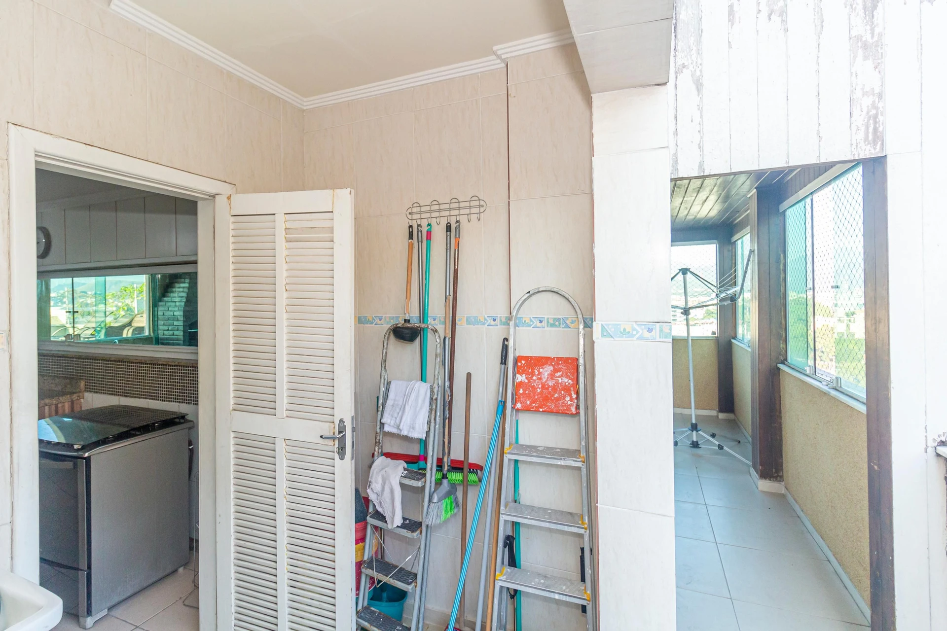 Apartamento mobiliado com 4 quartos e 3 banheiros — photo 70