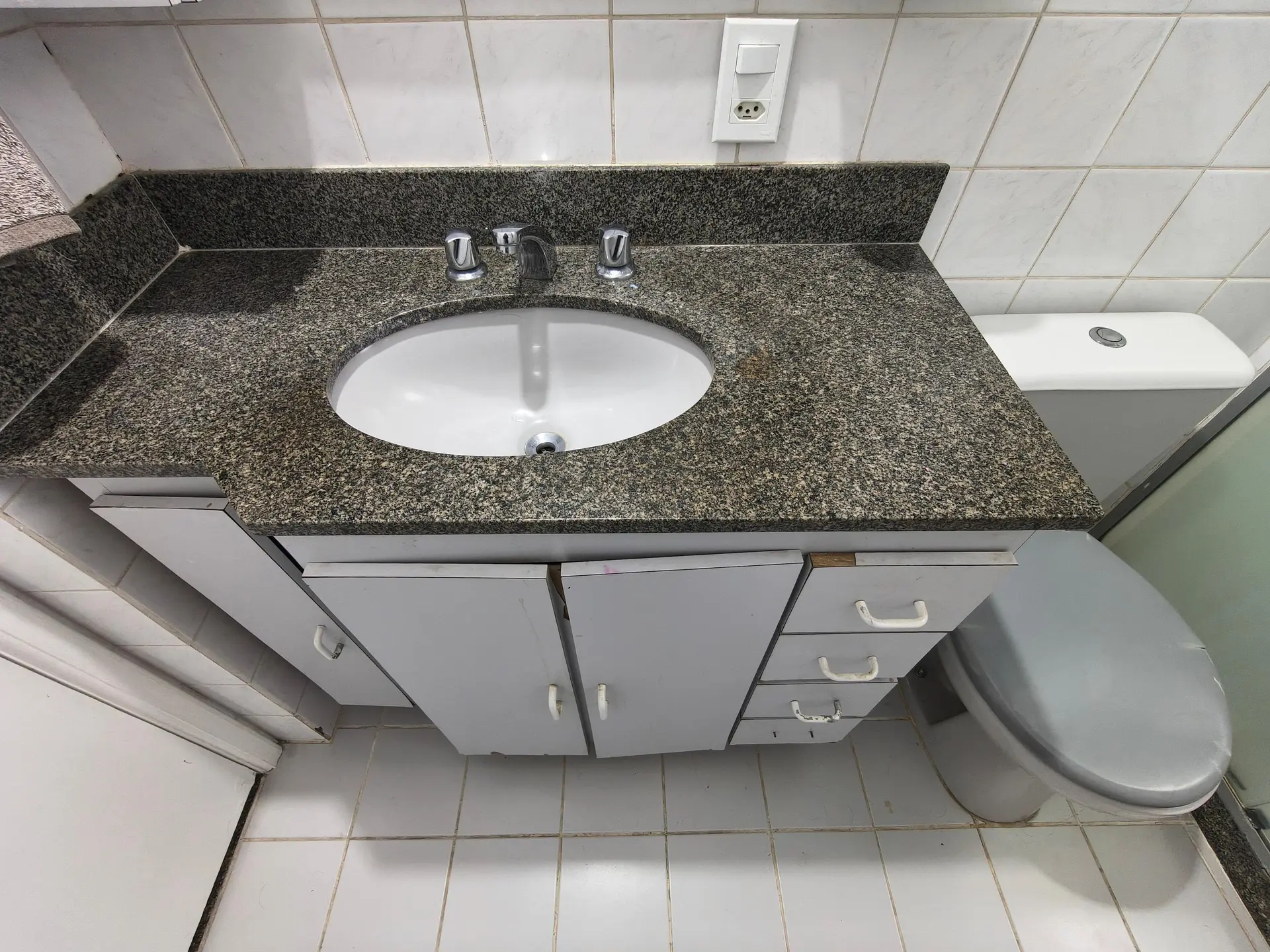 Rental apartment with 2 bedrooms and 2 bathrooms — photo 32