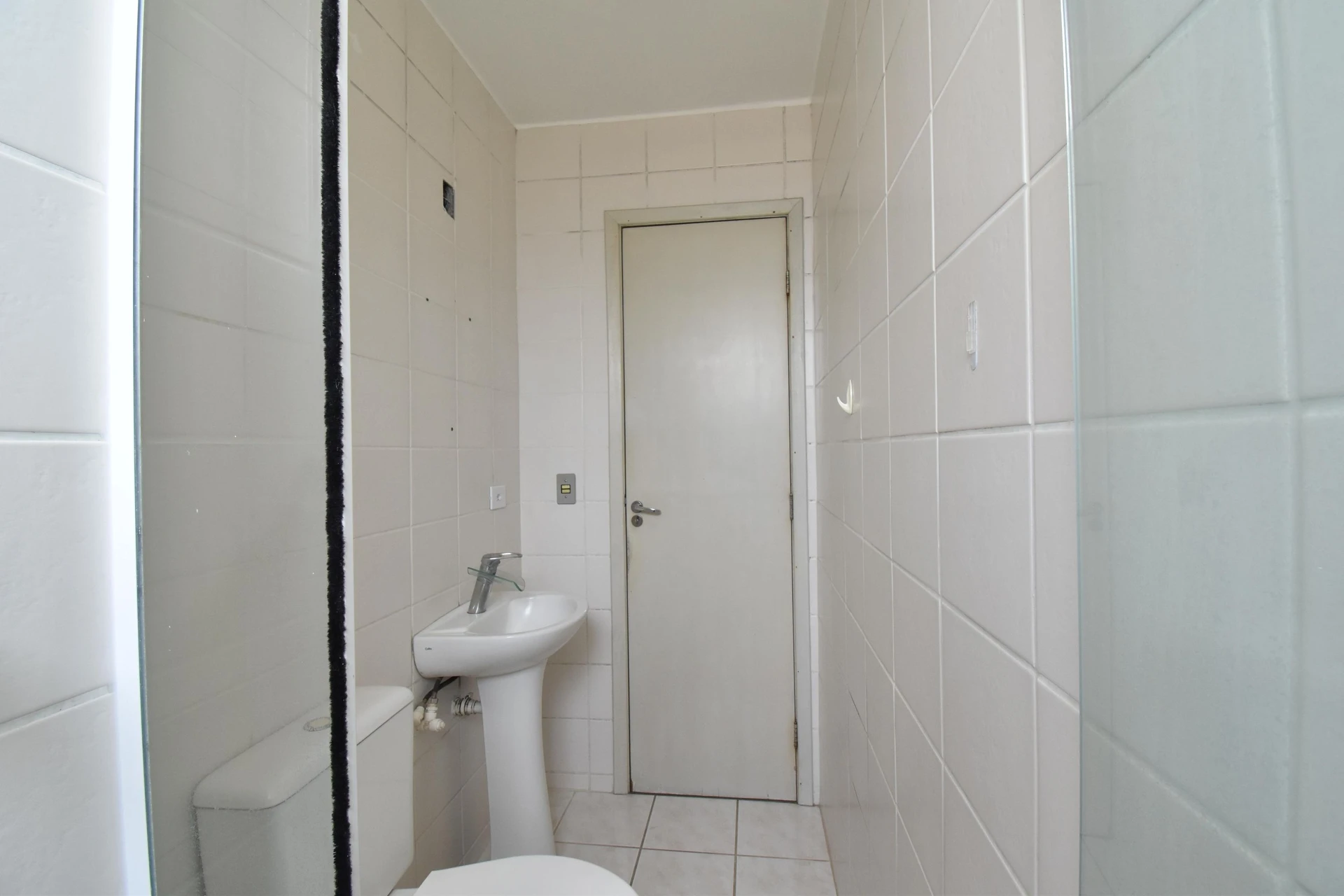 Wood or laminate floors in a 3-bedroom apartment, 53 m² — photo 17