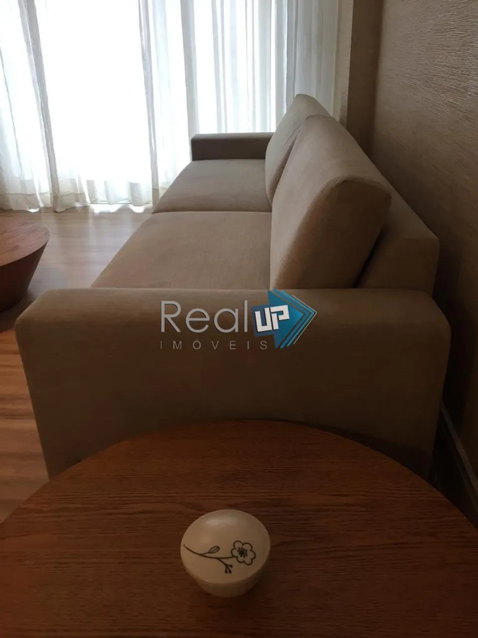 Furnished 2-bedroom apartment with balcony — photo 17