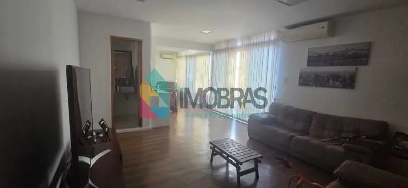 3-bedroom apartment with a grill on the balcony