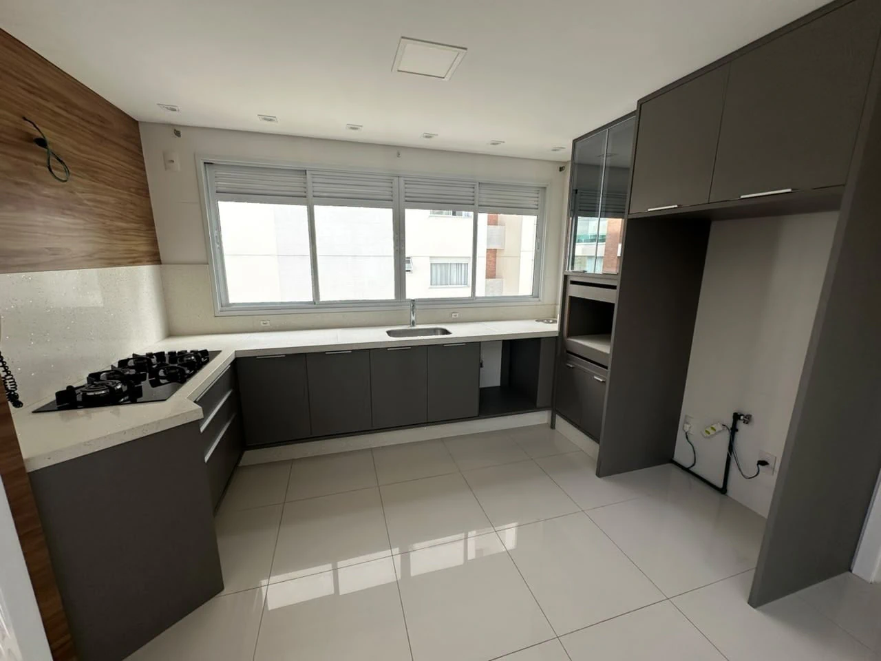 Ванна и 4 спальни: квартира 324 м² — photo 2