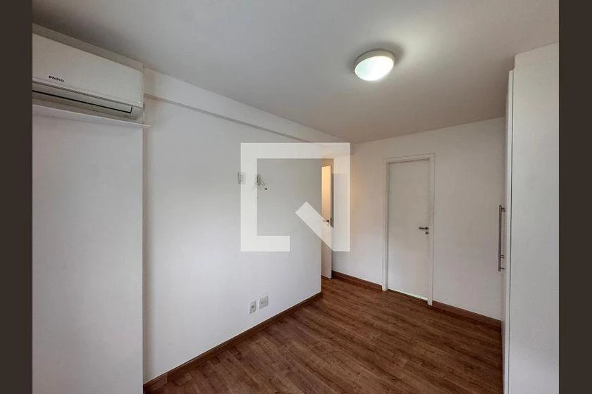 2-bedroom 87 m² apartment with parking and enclosed balcony — photo 35