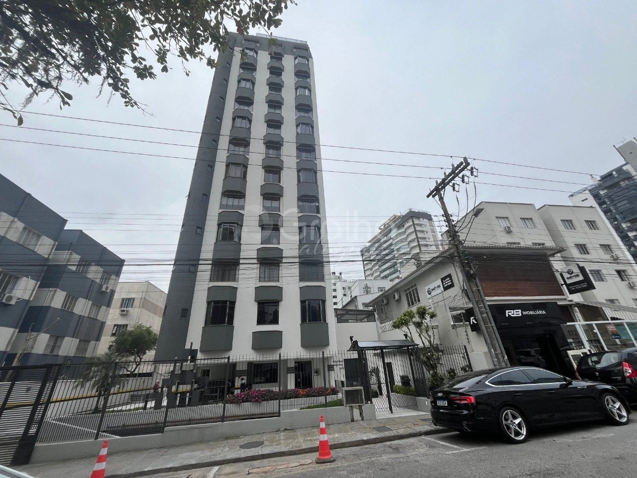 Apartamento com piso de madeira ou laminado, Centro — photo 11