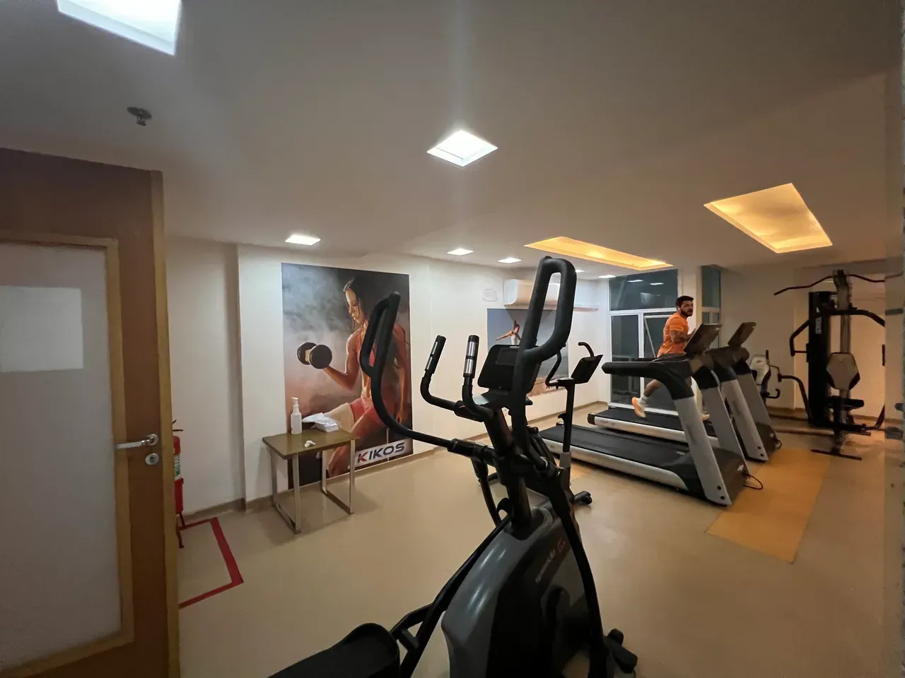 Apartamento mobiliado de 1 quarto em condomínio com academia — photo 12