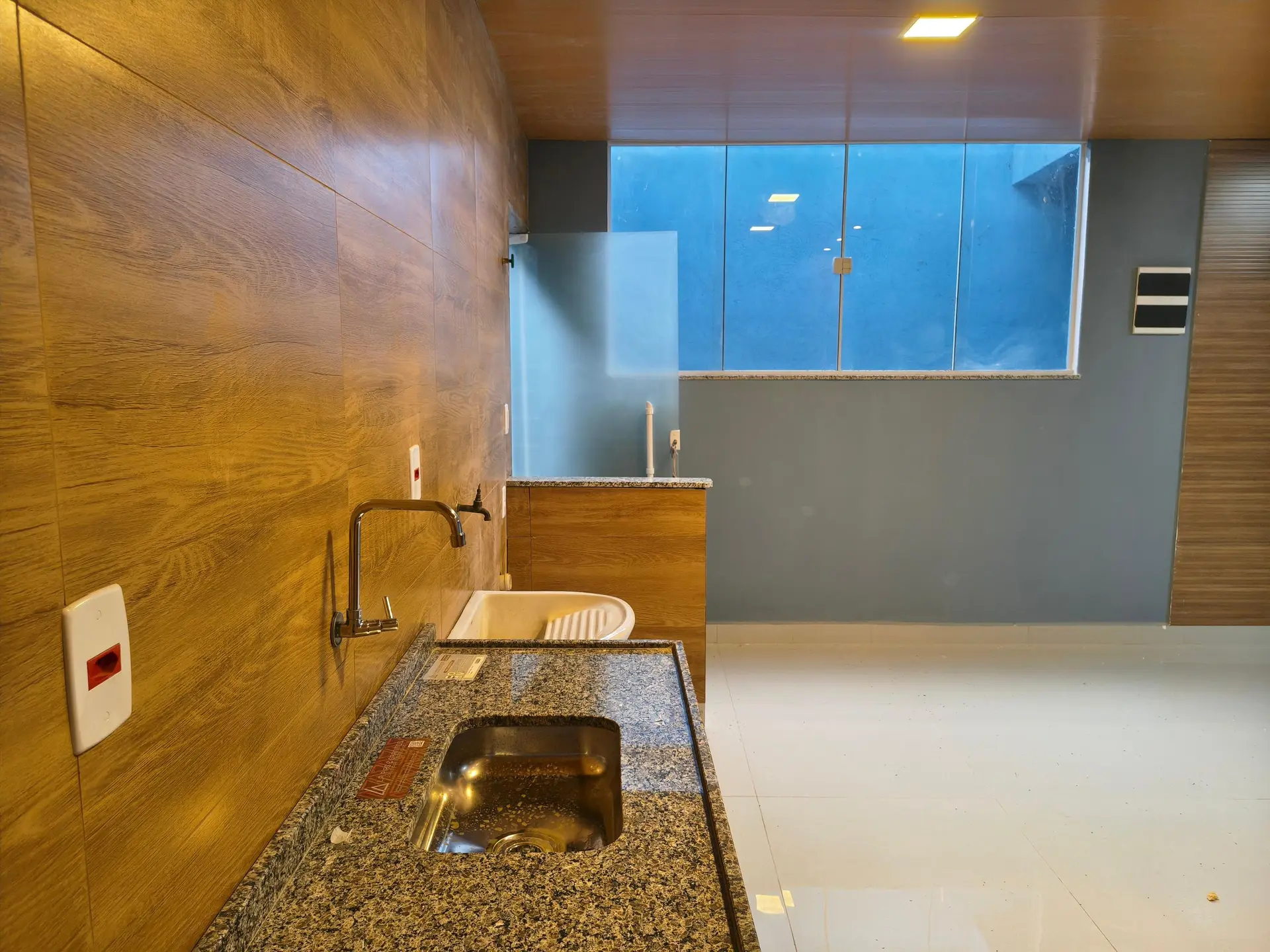 Apartamento com 2 quartos e varanda vista para as montanhas — photo 9