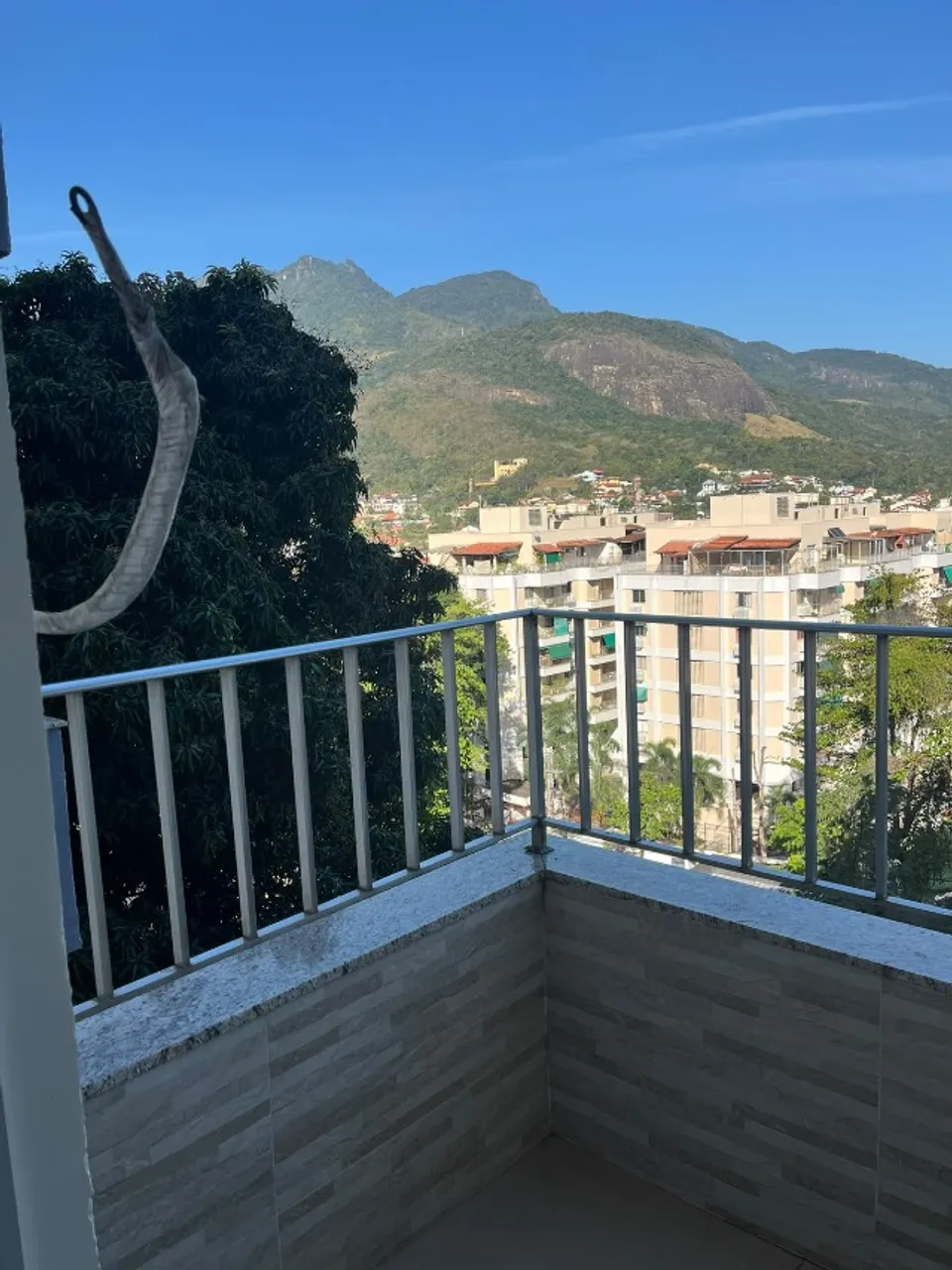 3-bedroom apartment with a mountain view in Rio de Janeiro — photo 9
