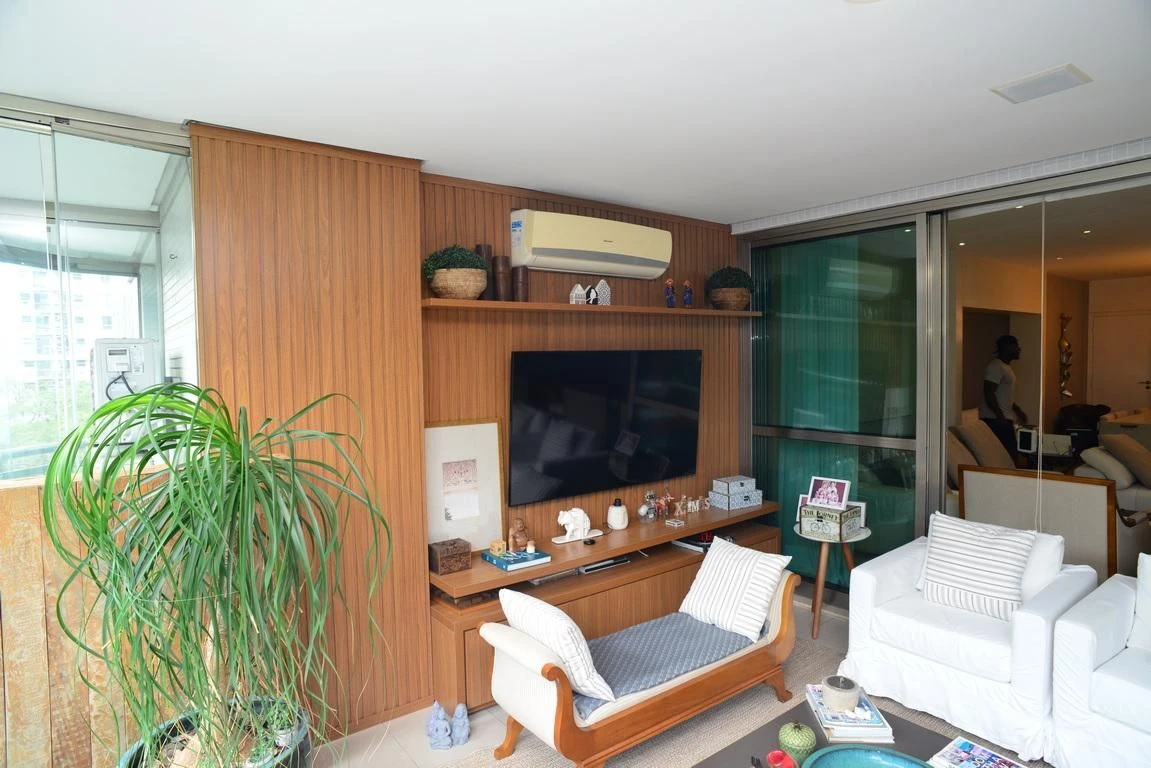 Furnished apartment with 4 en-suites and 5 bathrooms — photo 24