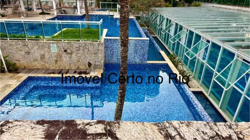 Apartment with 4 bedrooms and a glass-enclosed balcony — photo 11