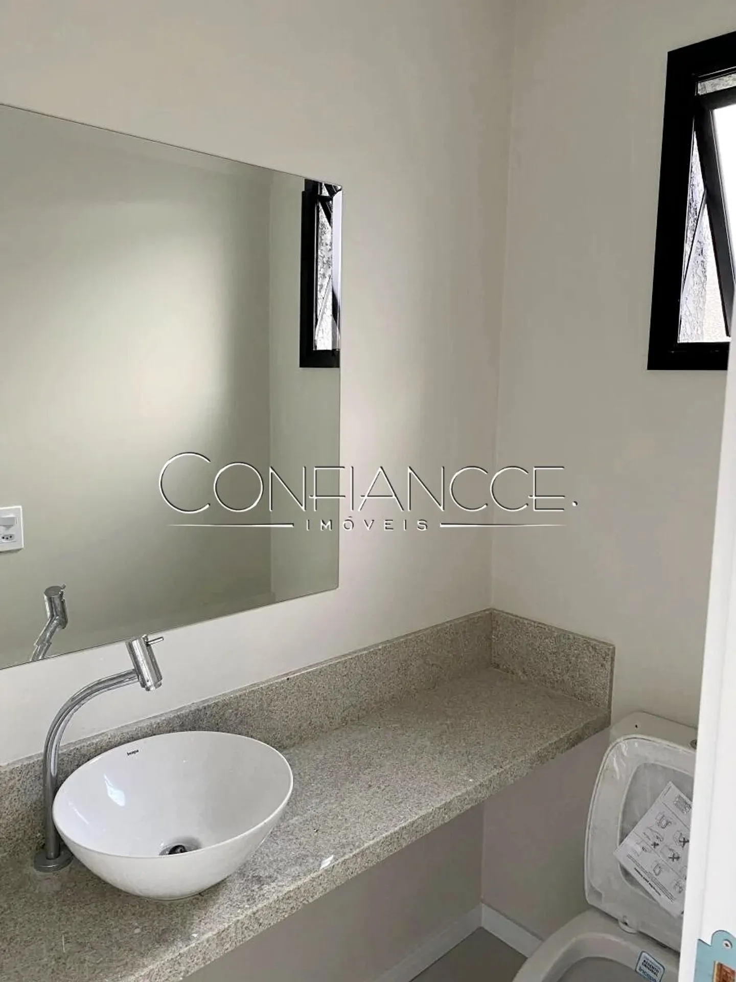 Sobrado em condomínio com 3 suítes e 5 banheiros — photo 26