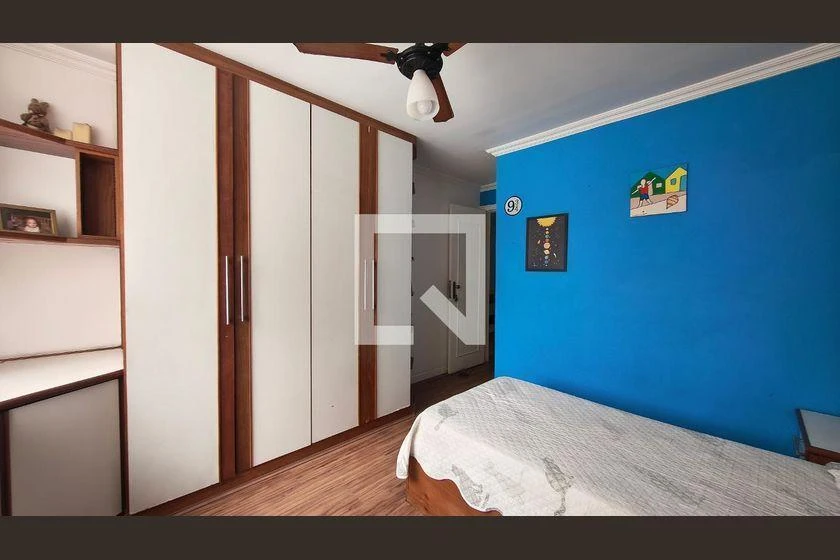 290 m² house with a bathtub and a walk-in closet — photo 15