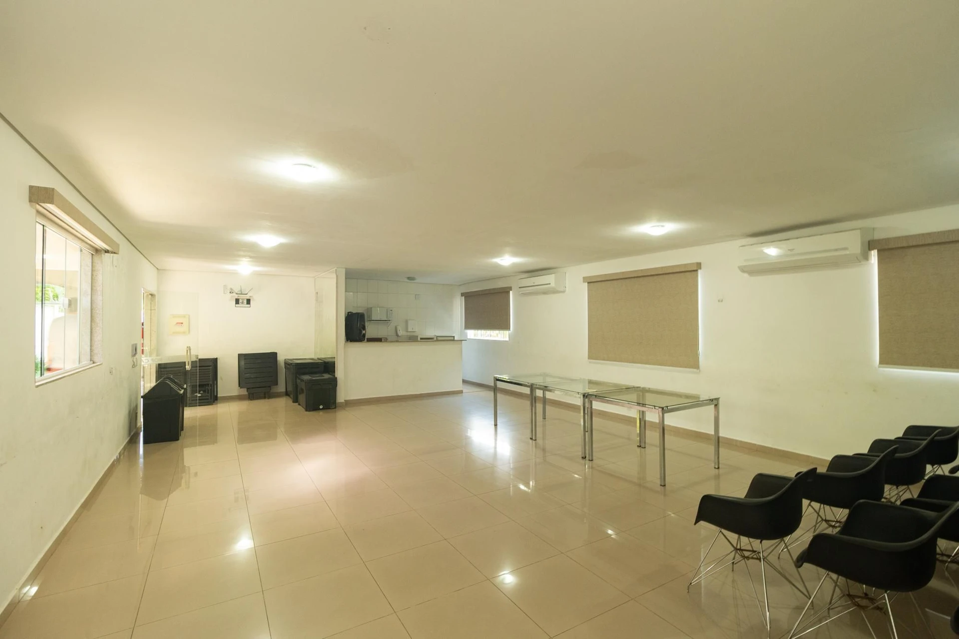 2-bedroom apartment in a building with a pool — photo 48