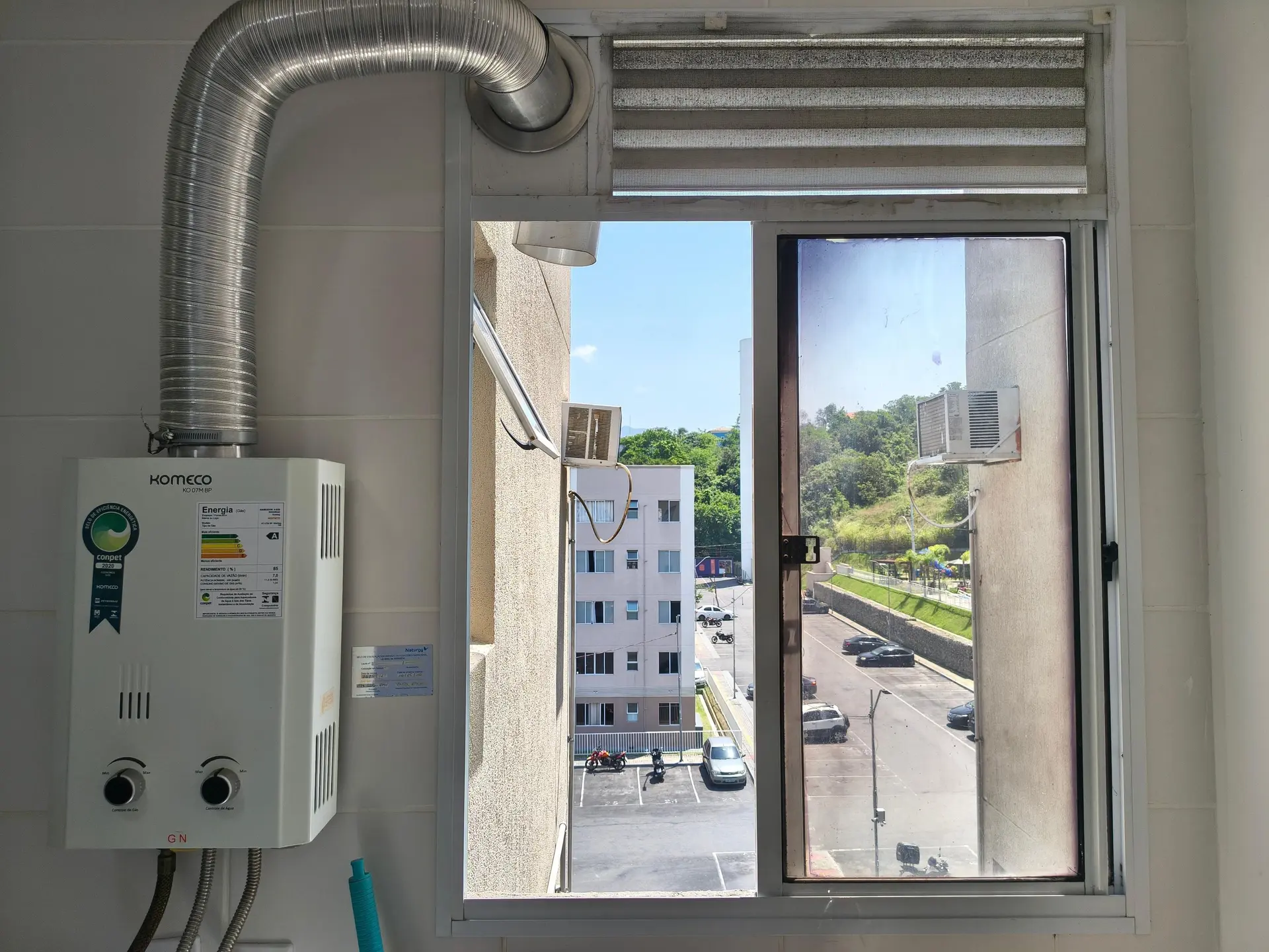 Mountain view in a 2-bedroom apartment, 50 m² — photo 24