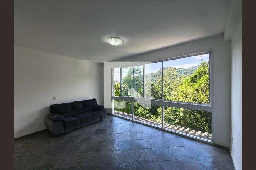 Condominium townhouse with 2 bedrooms and balcony — photo 3