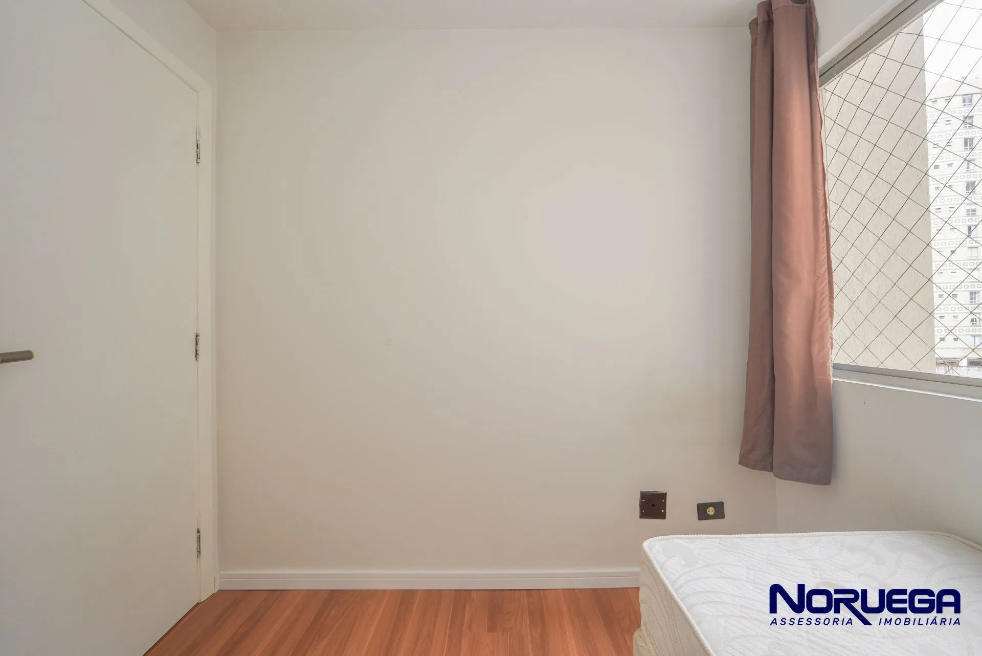 Apartamento com piso de madeira ou laminado, Cristo Rei — photo 10