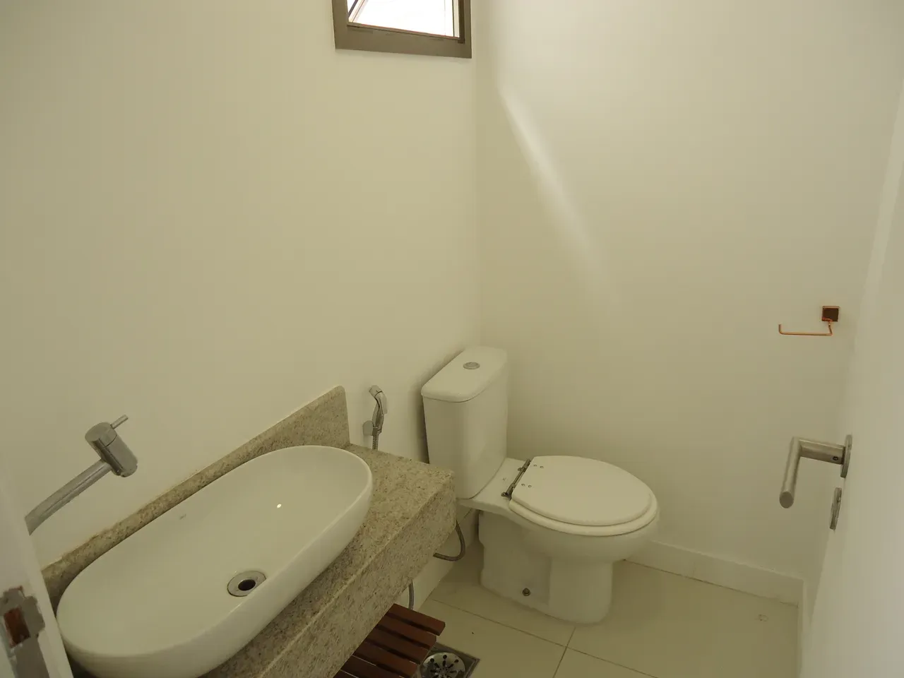90 m² apartment with 2 bedrooms and a balcony — photo 33