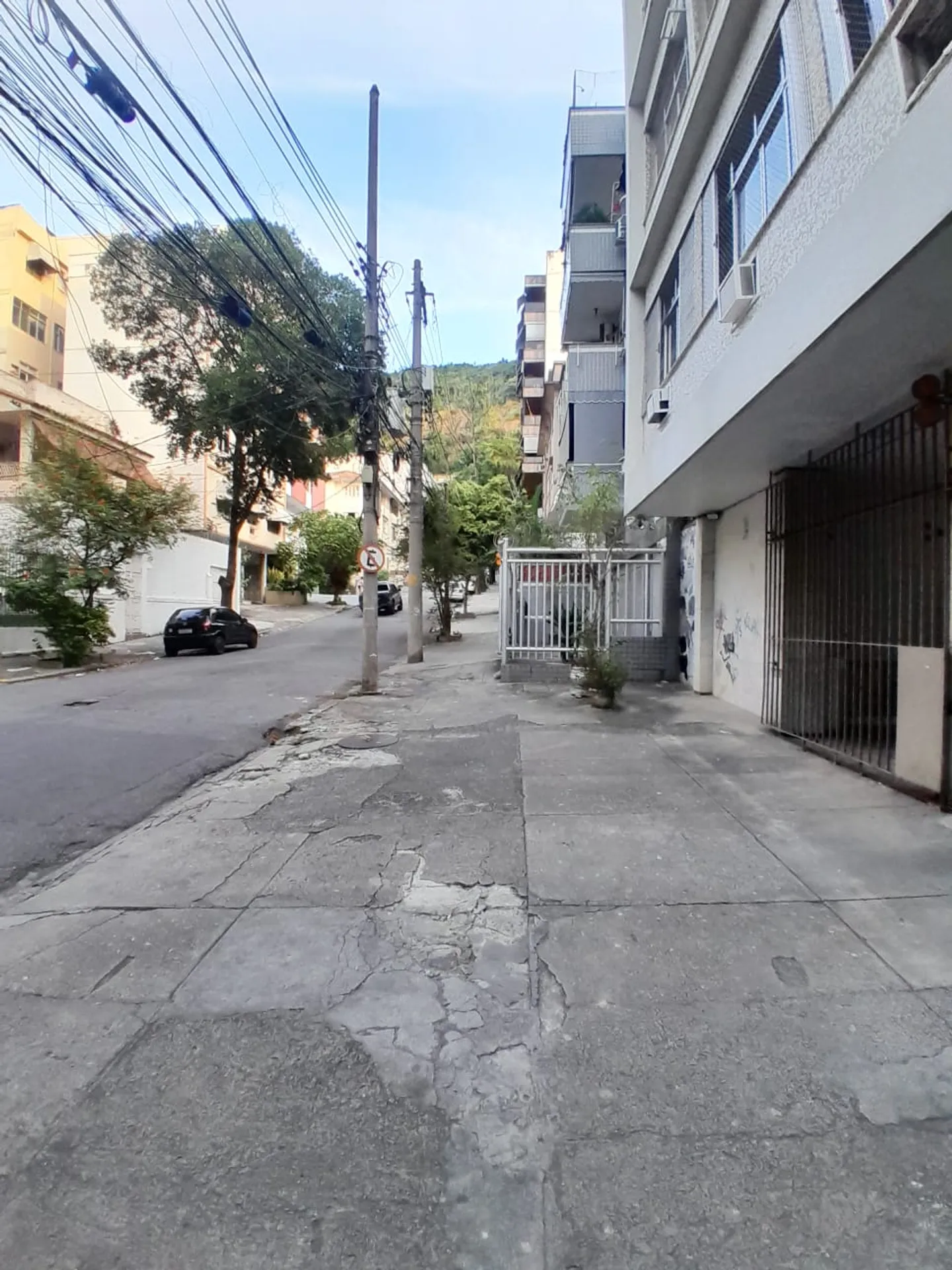 Unfurnished apartment with 2 bedrooms and 1 bathroom — photo 33